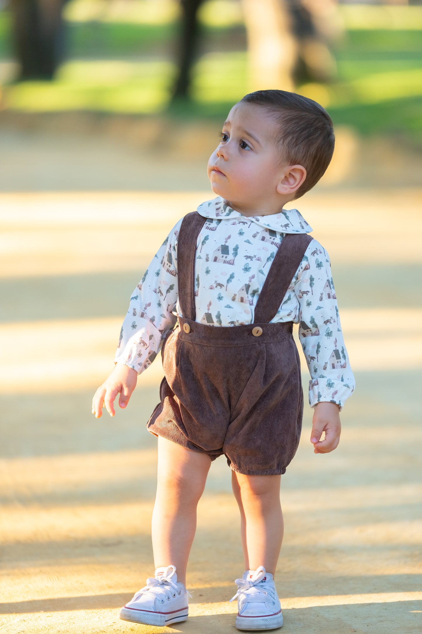 Conjunto peto y camisa casita chocolate